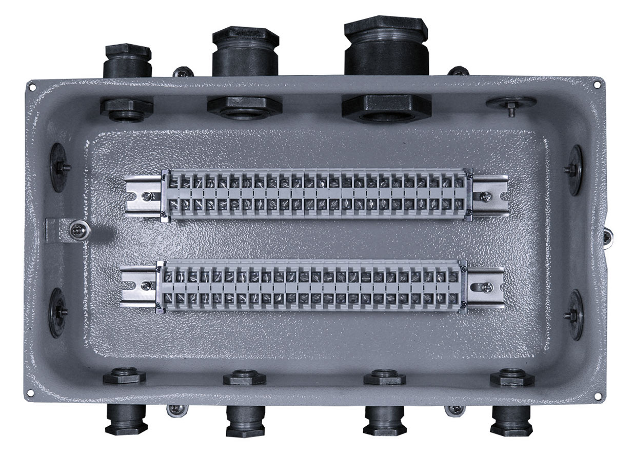 КЗНС-48 У2, 48 зажимов, IP65 (металлические вводы)